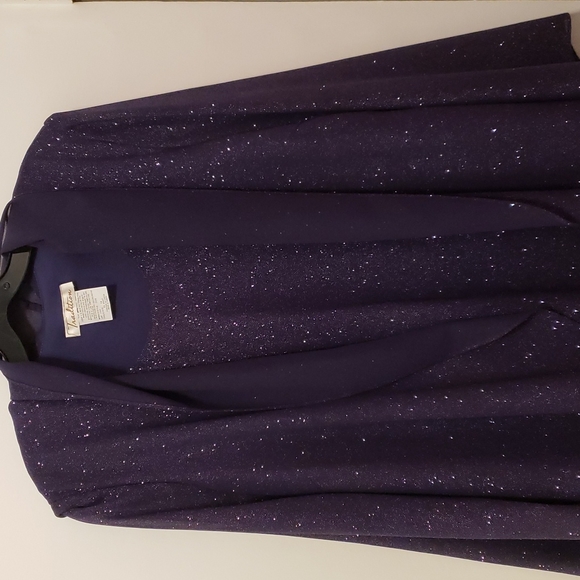 Tradition Dress with Jacket - Picture 2 of 3